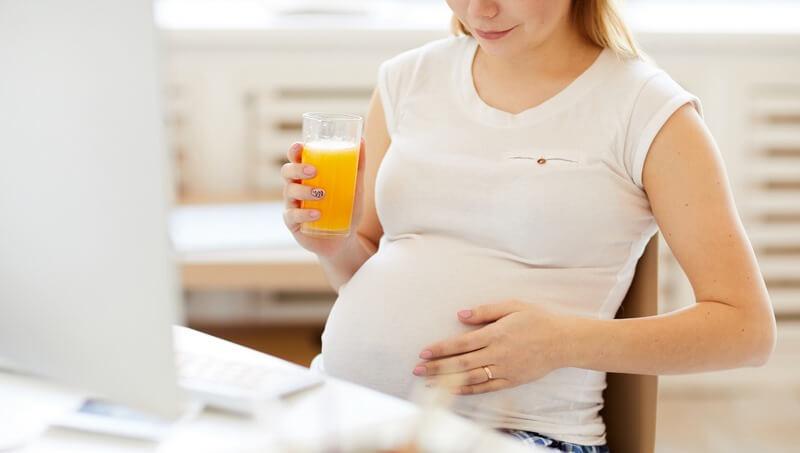 5 loại nước ép tốt cho bà bầu và thai nhi mà chị em nên biết