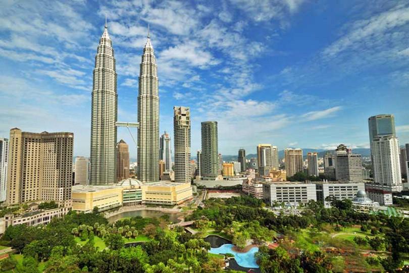 Chiêm ngưỡng vẻ đẹp kiêu hãnh và lộng lẫy của tháp đôi Petronas ở Malaysia  