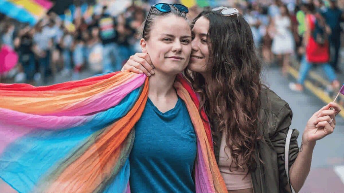 Tình yêu đồng giới nữ và nữ: Những điều cần biết