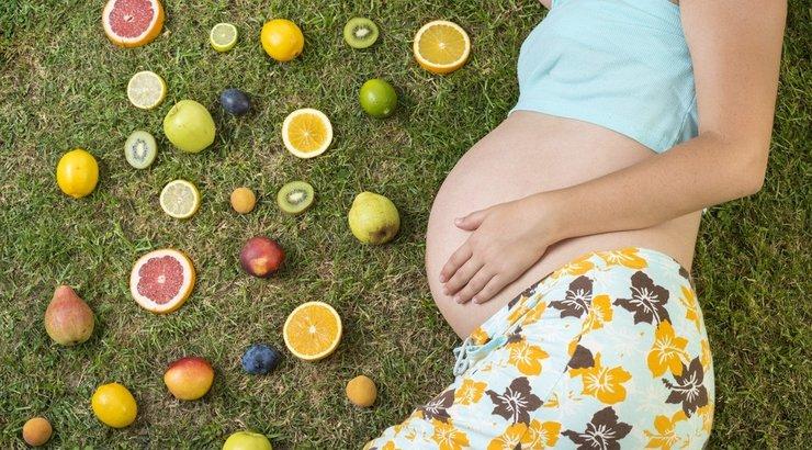 Những loại rau, trái cây bà bầu tuyệt đối không nên ăn khi mang thai 3 tháng đầu