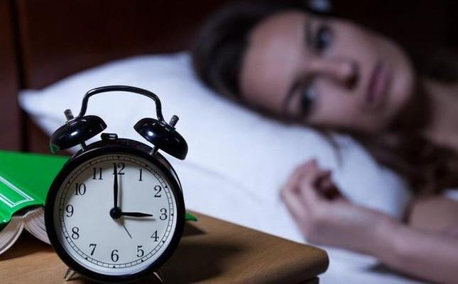 Không thiếu ngủ mà vẫn ngáp, dấu hiệu cảnh báo nhiều bệnh hiểm nghèo